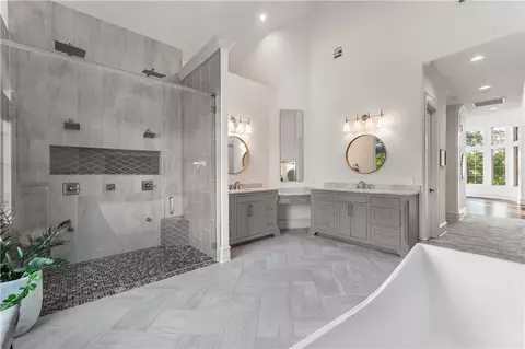 Bath - 3411 Post Oak Ct, Centerton, AR 72719 photo 5 of 12