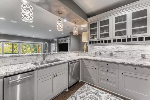 Kitchen - 3411 Post Oak Ct, Centerton, AR 72719 photo 9 of 9