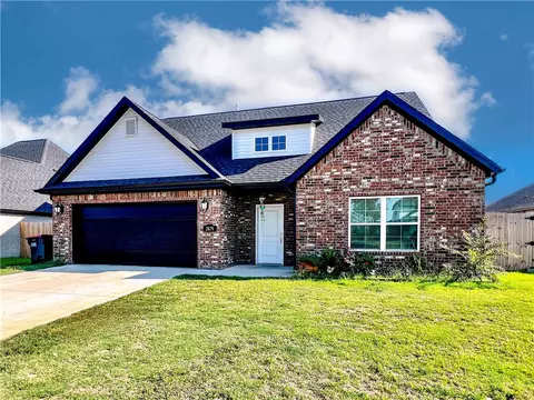 2679 Suncrest Ave, Springdale, AR 72764