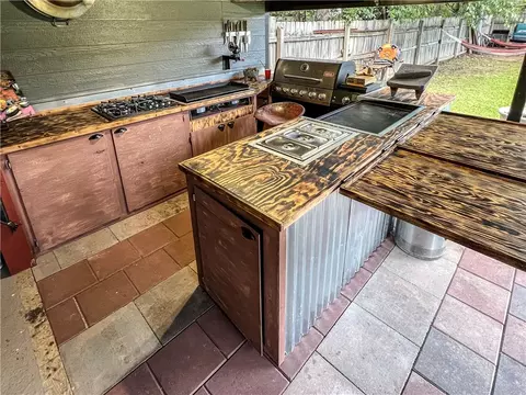 Kitchen - 2644 Ruth Ave, Springdale, AR 72764 photo 5 of 6