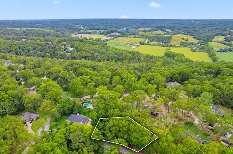 3214 Cardinal Creek Cir, Bentonville, AR 72712