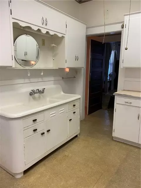 Kitchen - 523 N 7th St, Fort Smith, AR 72901 photo 1 of 5