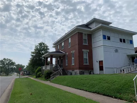 Exterior - 523 N 7th St, Fort Smith, AR 72901 photo 2 of 5