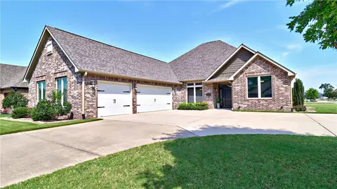 8076 La Scala Ave, Springdale, AR 72762