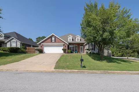 1843 N Fallbrook Way, Fayetteville, AR 72704