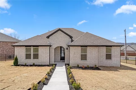 3030 S Cobalt Ave, Fayetteville, AR 72701