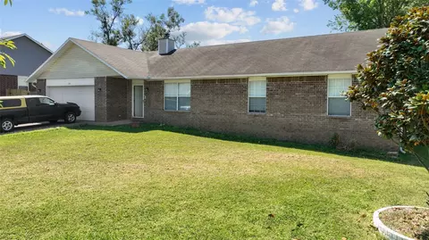 1314 W Cottonwood St, Rogers, AR 72758