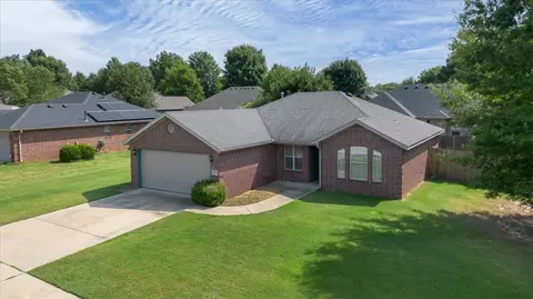 2576 N Indian Oaks Dr, Fayetteville, AR 72704