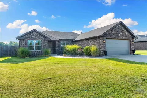 840 Washburn Dr, Pea Ridge, AR 72751
