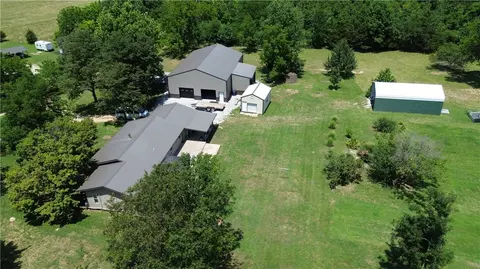 6139 Newton Line Rd, Harrison, AR 72601
