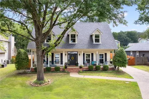 1654 N Charlee Ave, Fayetteville, AR 72703