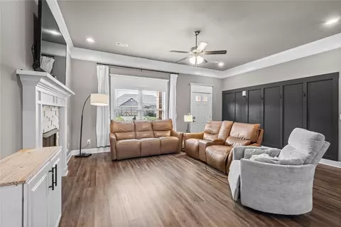 Living - 532 E Harness Ln, West Fork, AR 72774 photo 2 of 2
