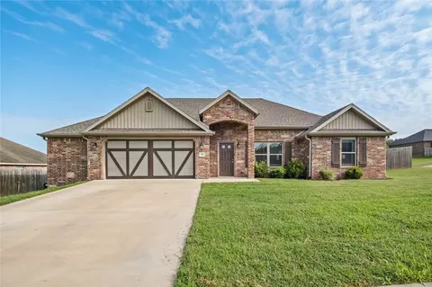 532 E Harness Ln, West Fork, AR 72774