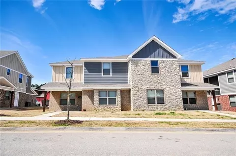 1347 N 1349 N Corsica Dr, Fayetteville, AR 72704