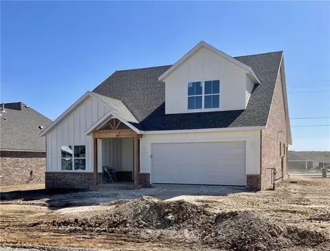 861 Pinnacle St, Prairie Grove, AR 72753