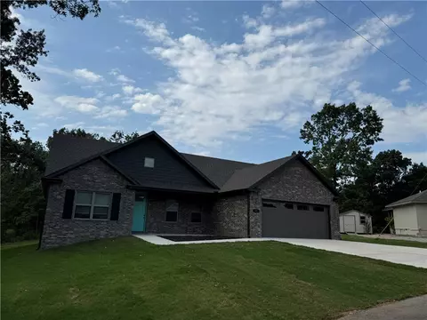 4 Skidmore Cir, Bella Vista, AR 72715