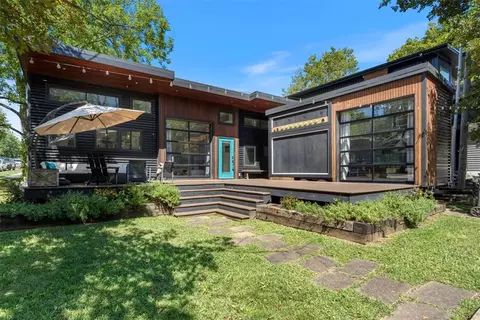 310 E 7th St, Fayetteville, AR 72701