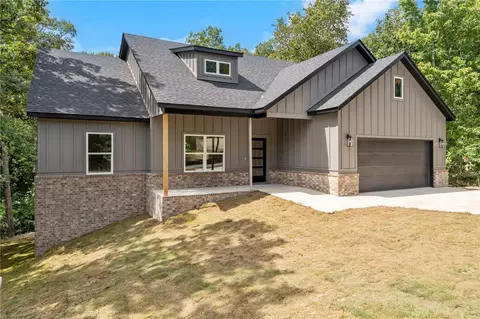 29 New Abbey Dr, Bella Vista, AR 72715