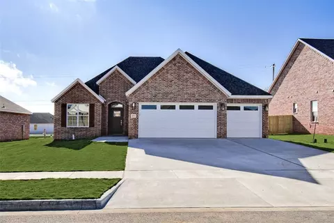 871 Pinnacle St, Prairie Grove, AR 72753
