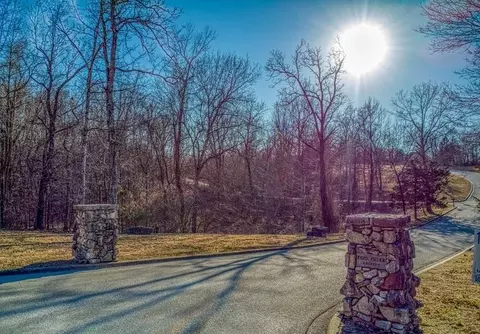 1785 Nix Trl, Harrison, AR 72601