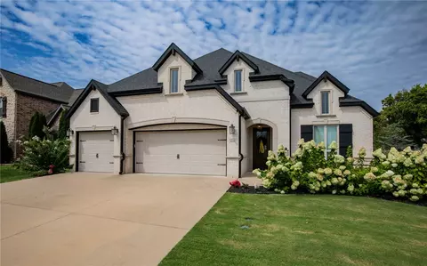 6200 S 29th St, Rogers, AR 72758