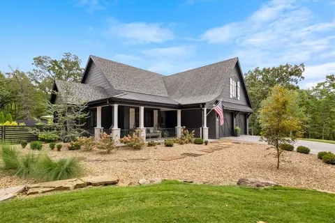 3938 N Wooded Hollow Dr, Fayetteville, AR 72704