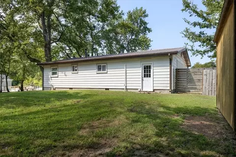 Exterior - 70 Cemetery Ave, West Fork, AR 72774 photo 4 of 6