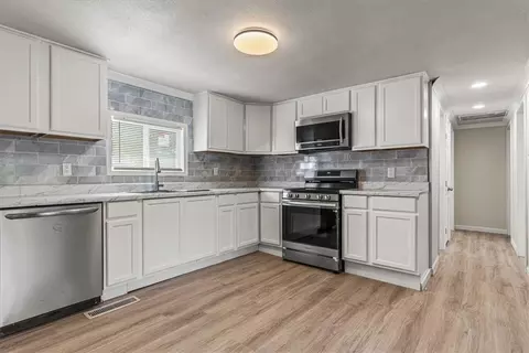Kitchen - 70 Cemetery Ave, West Fork, AR 72774 photo 1 of 4