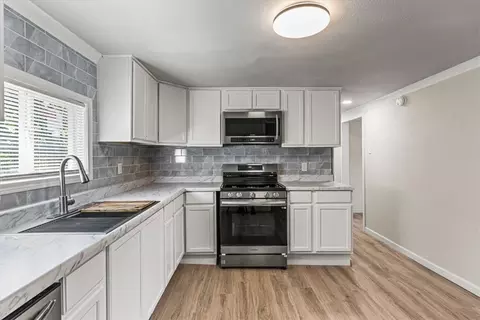 Kitchen - 70 Cemetery Ave, West Fork, AR 72774 photo 3 of 4