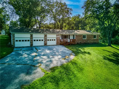 623 Walnut St, Harrison, AR 72601