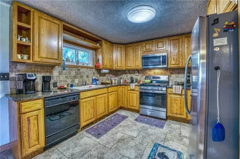 623 Walnut St, Harrison, AR 72601 photo 5