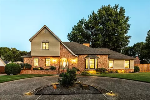 304 Emerald Point Dr, Springdale, AR 72764