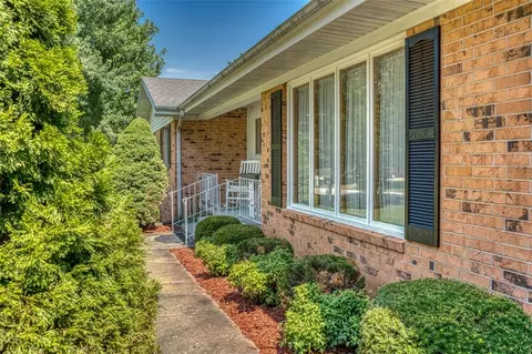1003 Eugene St, Harrison, AR 72601 photo 4