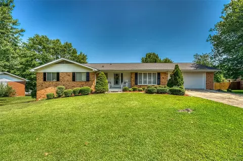 1003 Eugene St, Harrison, AR 72601
