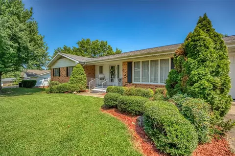 1003 Eugene St, Harrison, AR 72601 photo 2