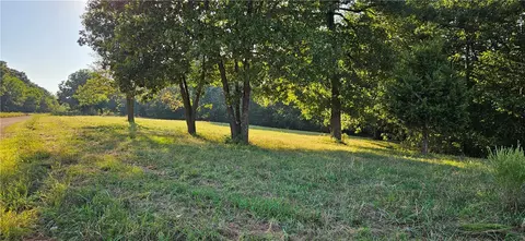8630 Kelly Pond Rd, Decatur, AR 72722
