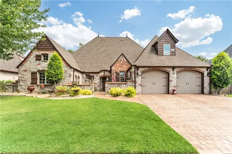 305 Beaujolet St, Bentonville, AR 72712