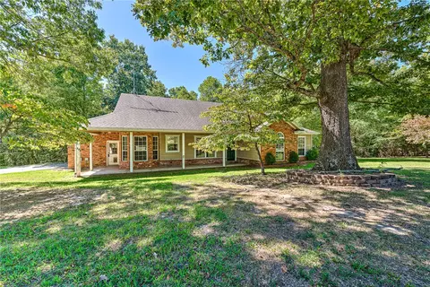 15714 Quail Rd, Fayetteville, AR 72704