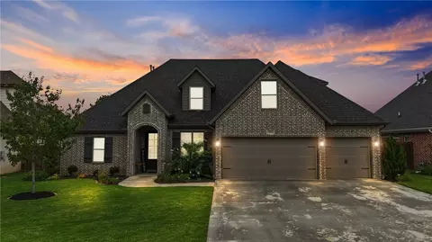 1902 SW Edinburgh Ave, Bentonville, AR 72712