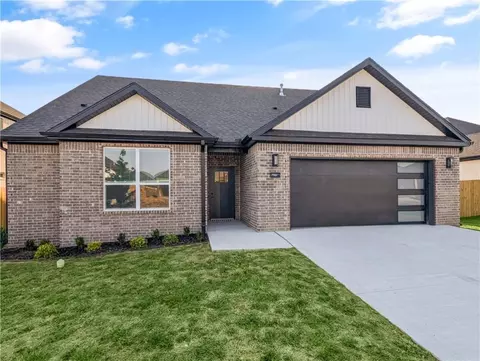 660 Abigail St, Bentonville, AR 72713