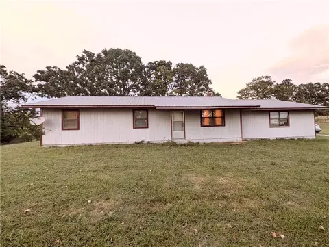 9425 Old Olvey Rd, Harrison, AR 72601