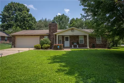 1236 S Nelson Dr, Fayetteville, AR 72701