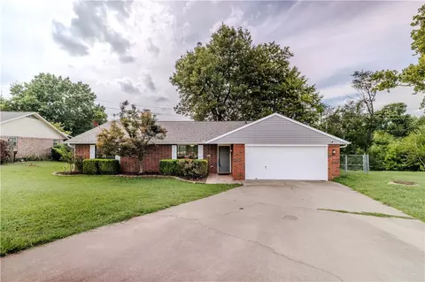 1629 Amy Cir, Springdale, AR 72762