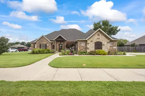 2400 SW Chinquapin Ave, Bentonville, AR 72712