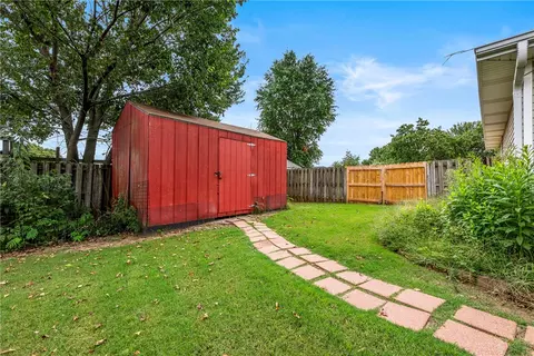 Exterior - 820 Michael St, Centerton, AR 72719 photo 6 of 8