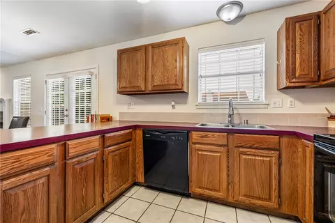 Kitchen - 820 Michael St, Centerton, AR 72719 photo 2 of 2