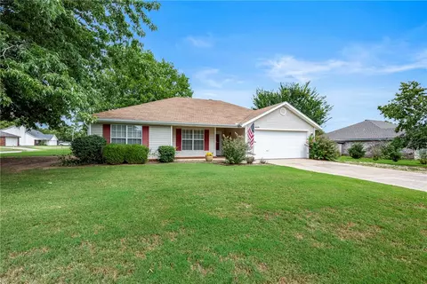 Exterior - 820 Michael St, Centerton, AR 72719 photo 2 of 8