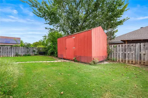 Exterior - 820 Michael St, Centerton, AR 72719 photo 7 of 8