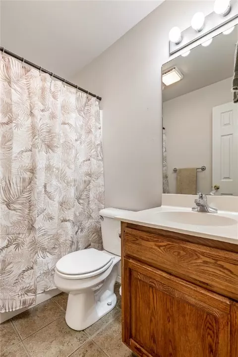 Bath - 820 Michael St, Centerton, AR 72719 photo 3 of 3