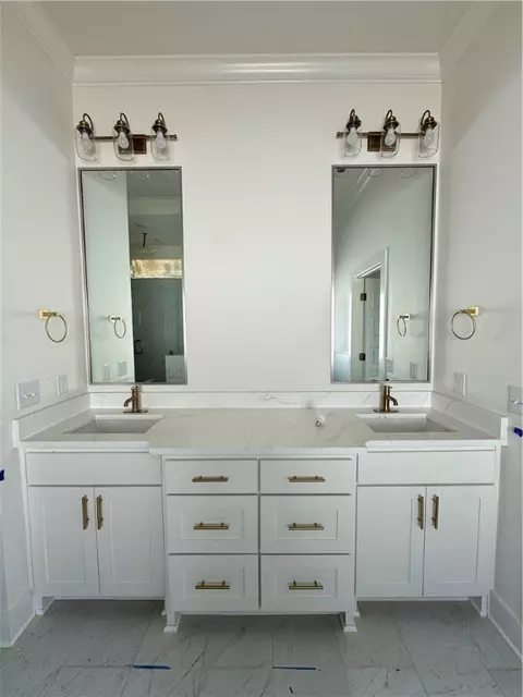 Bath - 304 Estella St, Lowell, AR 72745 photo 3 of 7